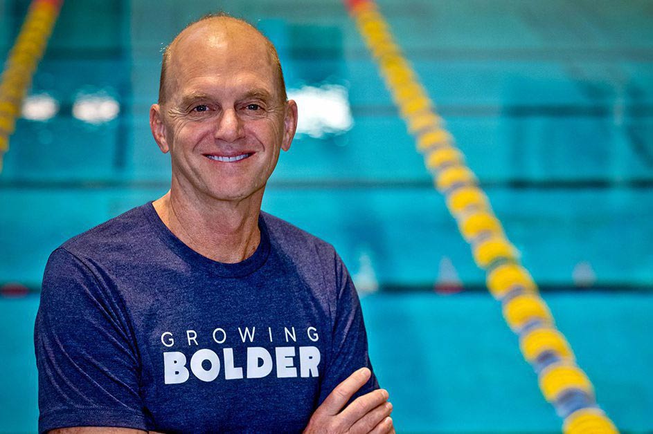  Rowdy Gaines by a pool.