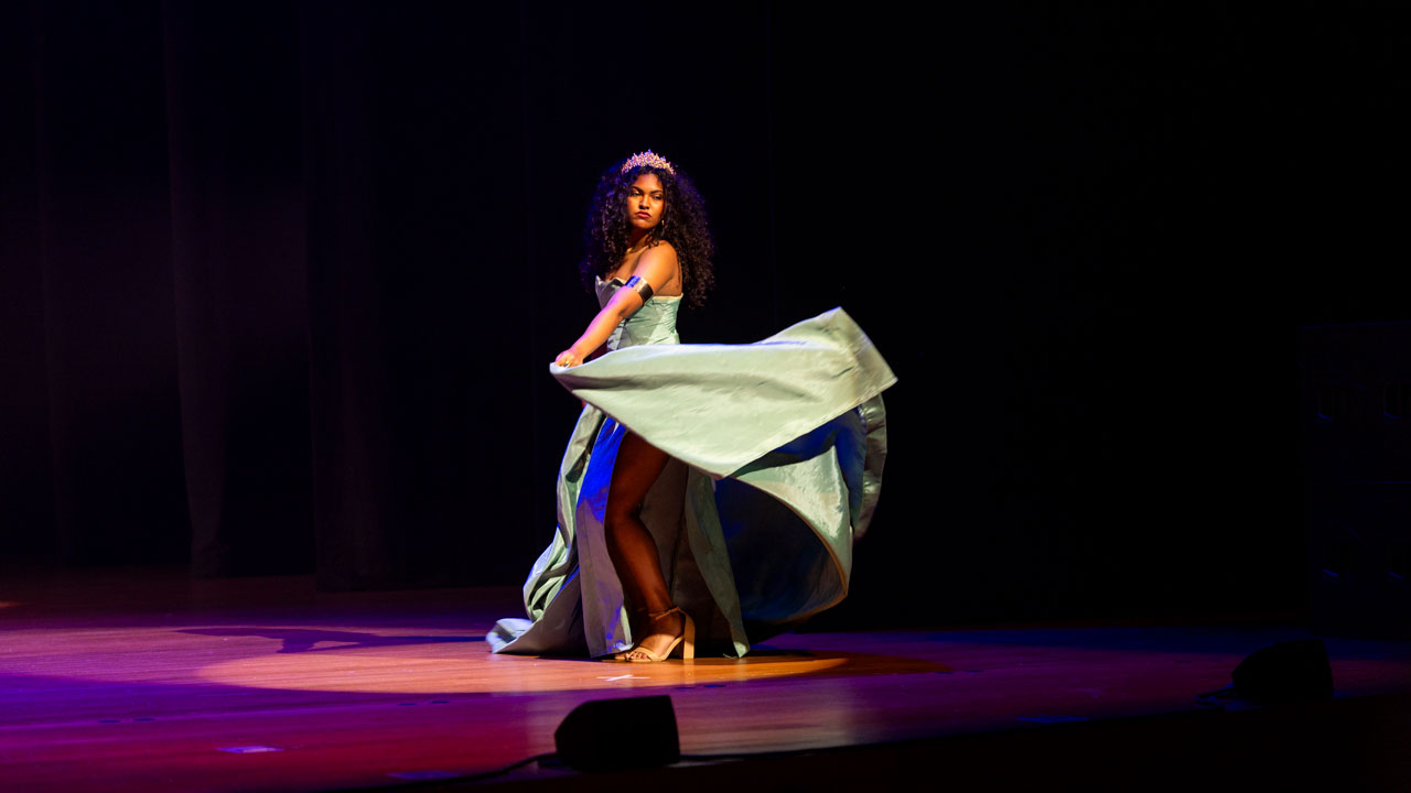 model posing on the runway