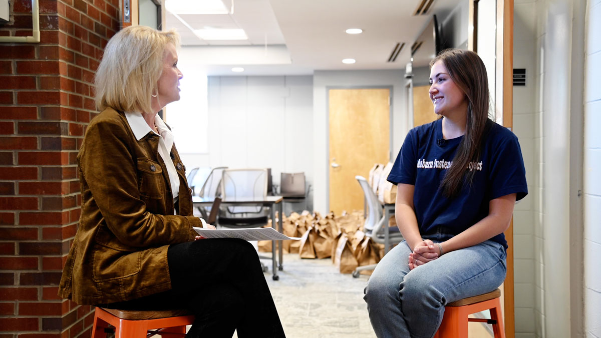 Auburn University Honors Heroes Fighting Hunger, Meeting