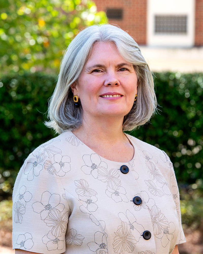 Laurinda Ketring headshot