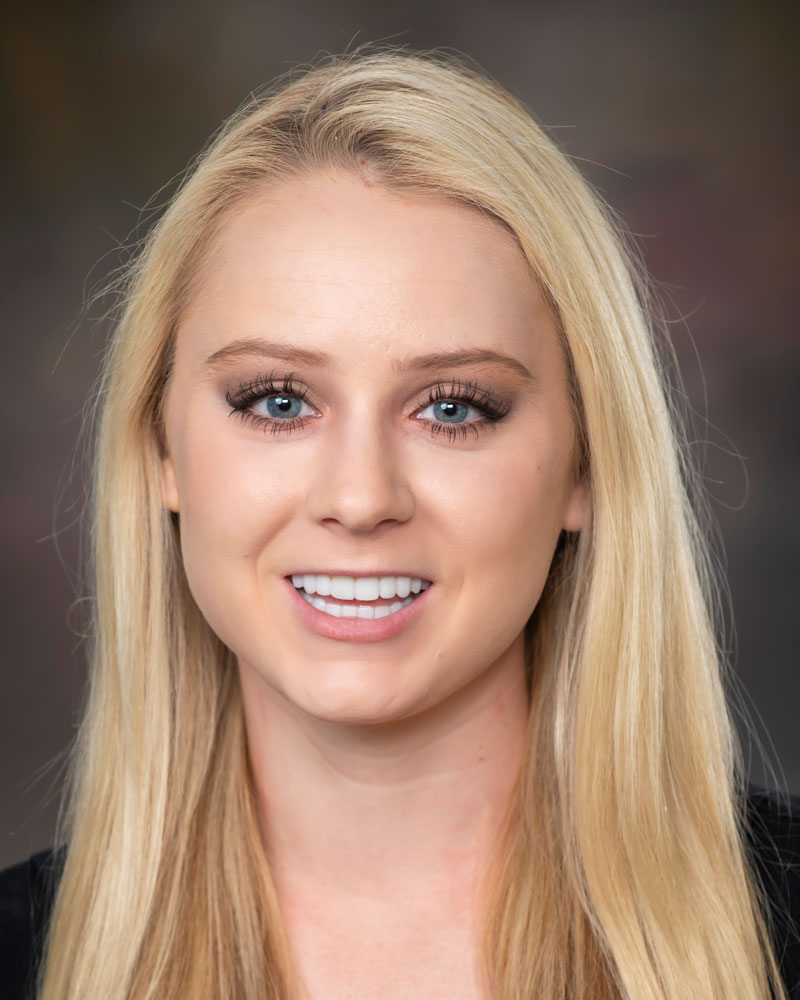 Savannah Kelly headshot