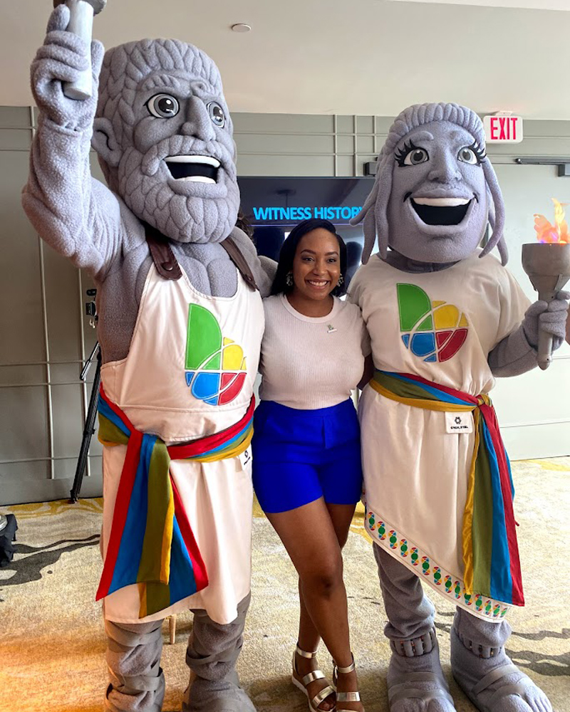  Gullatte with World Game mascots